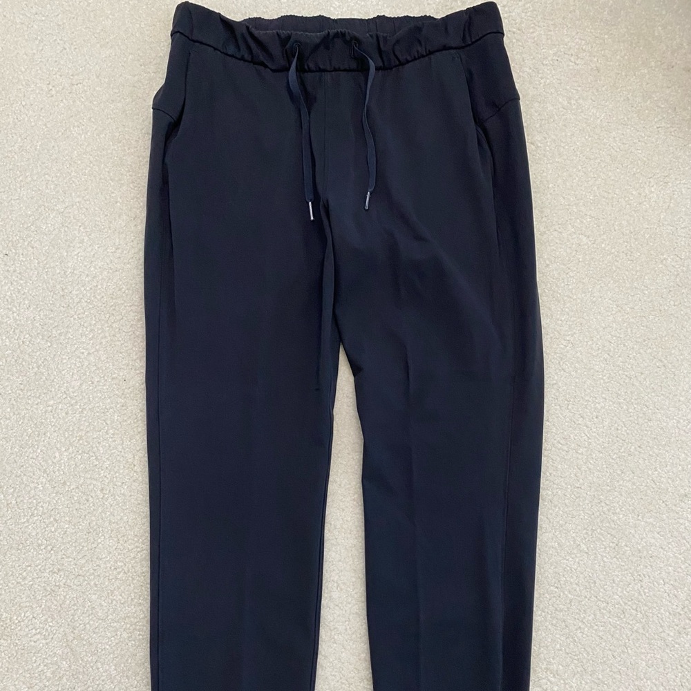 Lululemon On the Fly pant 28”